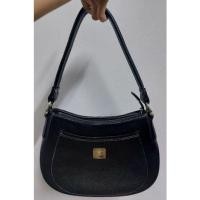 ราคา ส่งต่อของแม่ค้าเองค่ะ กระเป๋าMCMแท้%มือสองทรงพอชสีดำ เยอรมัน หนังสวยสภาพดี (16980524847)