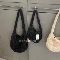 ราคา (พร้อมส่ง) Carlyn Soft M , L สี ivory black blue ของแท้จากเกาหลี กระเป๋า (22232632837)