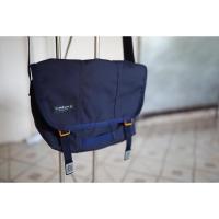 ราคา SALE ‼️ กระเป๋า Timbuk2 รุ่น Flight Classic Messenger Bag ไซส์ XS (มือสอง) (21051424475)