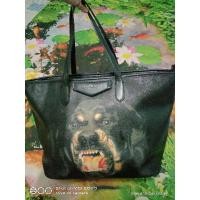 ราคา กระเป๋าทรงช็อปปิ้ง Givenchy มือสอง (7067944022)
