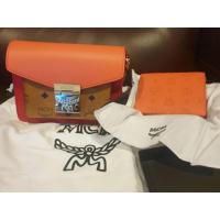 ราคา พร้อมส่ง ส่งต่อมือ1Crossbody MCM แท้100%ค่า แลกซื้อกระเป๋าเงินเพิ่มในราคา3500 (8415528795)