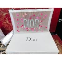 ราคา กระเป๋าเครื่องสำอางค์ DIOR พร้อมกล่อง (22251761185)