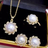 ราคา setไข่มุกแท้ 3ชิ้น สร้อยคอ ต่างหู แหวน มุกทรงซาลาเปา สีมุกธรรมชาติ ฟรีกล่องค่ะ flขาวดอก (22476609201)