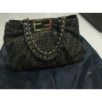 ราคา Fendi Large Marshmallow FF Handbag แท้ % (2065640426)