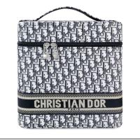 ราคา กระเป๋าเครื่องสำอาง3ชั้นแบรนด์เนม Christian Dior (8080916966)