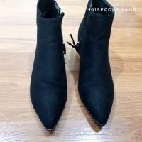 ราคา บูทสั้นหัวแหลมหุ้มข้อ สีดำ (2448326098)