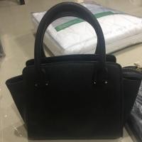 ราคา กระเป๋ามือสอง Charles&Keith แท้ 100% (866270697)