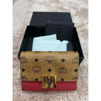 ราคา พร้อมส่งMcm แท้%กระเป๋าสตางค์ 3 พับ Mena Trifold Wallet Leather Block สี Red (14591872190)