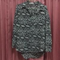ราคา เสื้อเชิ้ตลายงู มือสองสภาพดีไม่มีตำหนิ (3749122515)