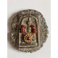 ราคา พระสมเด็จไม่ตัดปีก ประดับพลอย กรุวังหน้า วัดพระแก้ว (12534767329)