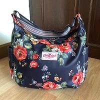 ราคา กระเป๋าสะพายข้าง Cath Kidston ของแท้% กระเป๋าลายดอกไม้ (16076274611)