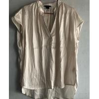ราคา Used เสื้อ H&M ผ้ามันๆ สีขาวครีม (5137863005)
