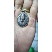 ราคา เหรียญพ่อท่านเอื้อมหลังหลวงพ่อบุญมาก (16561849252)