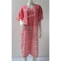 ราคา ชุดกระโปรงผ้าบาติก แบบคอวีหน้าต่ออก แขนสั้น รอบอก 54 นิ้ว (10684285539)