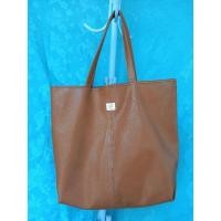 ราคา กระเป๋า Capacci หนัง pu เบามาก สภาพดี ใช้งานง่าย (17377863070)