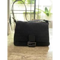 ราคา Fendi Black Zucca Mamma baguette Bag ของแท้ สภาพดีค่ะ เฟนดิ ฟินดิ กระเป๋าแบรนด์เนม มือสอง (12251238704)