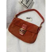 ราคา Fendi Orange Suede Baguette Bag แท้100% มือสอง (6377807378)
