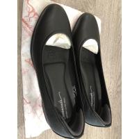 ราคา รองเท้าคัชชู Saramanda Australia สีดำ ของแท้มือ2 (6261579843)