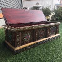 ราคา กล่องพระธรรม ดำแดง กล่องอภิธรรม ปิดทองรมดำ ประดับกระจกหลากสี กล่องใส่คัมภีร์ หีบพระอภิธรรม หีบใส่พระไตรปิฎก ถวายวัด (20706275895)