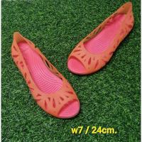 ราคา crocs แท้ มือสอง w7 (22378879380)