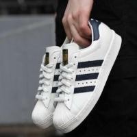 ราคา ส่งต่อ adidas 37.5/230 Adidas Originals Superstar สภาพดีมือสอง สีขาวคาดน้ำเงิน (871576838)