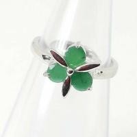 ราคา แหวน มรกต (Emerald) พลอยแท้ รูปดอกไม้ ตัวเรือนเงินแท้ 925 ชุบทองคำขาว ขนาด 52 (9804842358)