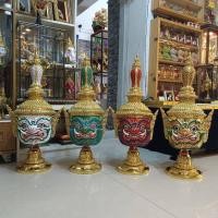 ราคา ท้าวเวสสุวรรณ ขนาดครอบ เนื้อกระดาษ (ไม่ใช่เรซิ่น) ปิดทอง ประดับพลอย ใส่ตาแก้ว งานสวยเน้นคุณภาพ แถมฐานไม้อัดสีแดงฟรี (8903731614)