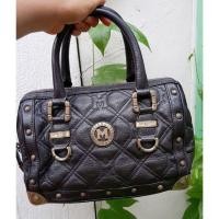 ราคา กระเป๋าเมโทรซิตี้แท้ Metro city มือสอง ทรงหมอนยอดนิยม (2335484885)
