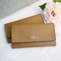 ราคา พร้อมส่ง 3พับ TRIFOLD WALLET (COACH F79868) IM/ LIGHT SADDLE (3609787966)