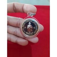 ราคา หลวงพ่อโอภาสี หลังครุฑแยกเสมา เนื้อว่าน ปิดทาง 3 กษัตริย์ พร้อมเลี่ยมพลาสติกอย่างดีแบบหนา (13185547690)