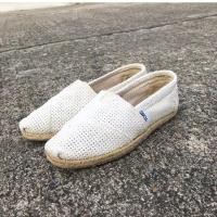 ราคา Toms แท้❗️สภาพดีสวยมาก ฉลุขาว W 6/36.5/23cm. (1630142180)
