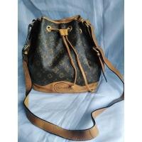 ราคา Renoir มือสอง​สภาพ​ใหม่​ทรงขนมจีบสะพายไหล่body (3688582494)