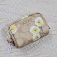 ราคา กระเป๋า COACH C3054 MINI BOXY COSMETIC CASE IN SIGNATURE CANVAS WITH DAISY PRINT หายาก (23427395577)