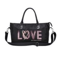 ราคา Victoria’s secret ของแท้พร้อมส่ง จาก shop กระเป๋าทรง sport รุ่นLove ปักตัวอักษรเลื่อมชมพูใบใหญ่ (1577525613)