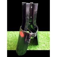 ราคา พลั่ว พลั่วหนีบ พลั่วหนีบดิน พลั่วขุดดิน เสียมโกย เสียมสองขา ตรา ช้างบิน (สีดำ) แข็งแรง ทนทาน (สินค้าแท้ 100%) by JHW (4586159206)