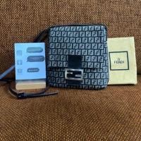 ราคา Fendi Zucca crossbody Bag -unisex ของแท้ เฟนดิ ฟินดิ มือสอง กระเป๋าแบรนด์เนม สะพายข้าง (23359075913)