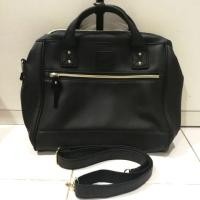 ราคา Used Like Newส่งฟรี!! กระเป๋าหนังanello classic 2 way bostonสีดำของแท้ (1619748791)