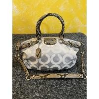 ราคา พร้อมส่ง**กระเป๋าถือผ้า Coach แท้มือสอง (16305235527)