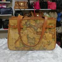 ราคา กระเป๋ามาตินี่ ของแท้​ มือ2 ฐาน14.5นิ้ว​ สูง​ 10นิ้ว​ สภาพดี อะไหล่ยังทองสวย​ (7317506726)