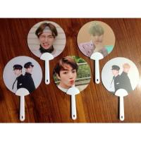 ราคา [100ชิ้น] พัด พัดพลาสติก พัดดารา kpop พัดศิลปิน (70946296)