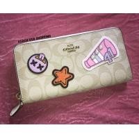 ราคา COACH F20968 ACCORDION ZIP WALLET IN SIGNATURE COATED CANVAS WITH VARSITY PATCHES (687507739)
