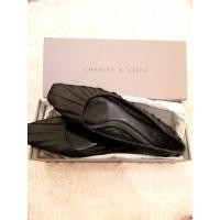 ราคา Charles & Keith รองเท้า​ดำ​ size38 (4872816401)