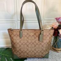 ราคา Coach กระเป๋า Tote zip น้ำตาลลายซี หูเขียว 14 นิ้ว COACH F29208 ZIP TOP TOTE IN SIGNATURE (4317177717)