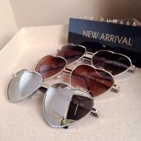 ราคา แว่นกันแดดรูปหัวใจ ส่งฟรีems (5303932)