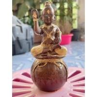 ราคา กุมารเทพมหาลาภ รุ่นแรก หลวงพ่อจ้อย จันทสุวัณโณ เนื้อโลหะ ขนาดหน้าตัก ๒.๕ นิ้ว ใต้ฐานปิดผ้ายันต์แดง พร้อมจารหลวงปู่จ้อย (19562245733)