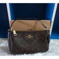 ราคา Coach pouch crossbody ของแท้ (5302870948)