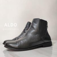 ราคา ALDO บูทหนังคุณภาพ (ทรงคลาสสิค ยอดนิยม) หนังนิ่มใส่สบาย ส้นสูง 1 นิ้ว หนังรองเท้าสีดำ สภาพดี ส้นแน่นพื้นด้านในดี (2480244742)