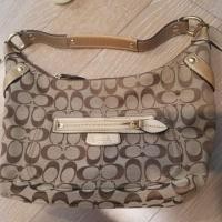 ราคา Coach แท้ 100% กระเป๋าถือ มือสอง สภาพดี ขายถูกๆ (1396720570)