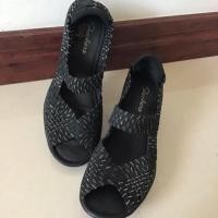 ราคา รองเท้า Skechers แท้ สภาพดี (4400626643)