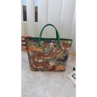 ราคา Used in good condition Gucci tote kids ลายเสือ (3543556609)